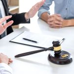 Ly hôn thuận tình có cần ra xã/phường xin xác nhận không?