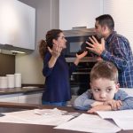 Vợ đã bỏ nhà đi, khi về có được đòi quyền nuôi con không?