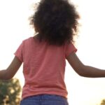 Có tiền án, chưa xoá án tích được nhận con nuôi không?