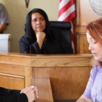 Mua chuộc, cưỡng ép người làm chứng khai báo gian dối