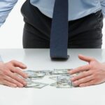 Tội lạm dụng chức vụ, quyền hạn chiếm đoạt tài sản