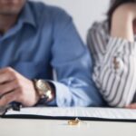 Đơn ly hôn phải gửi qua xã không hay gửi thẳng ra Tòa án?