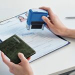 Phân biệt giữa thẻ tạm trú (TRC) và thẻ thường trú (PRC)