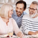 Bố mẹ có được ủy quyền cho con lập di chúc thay không?